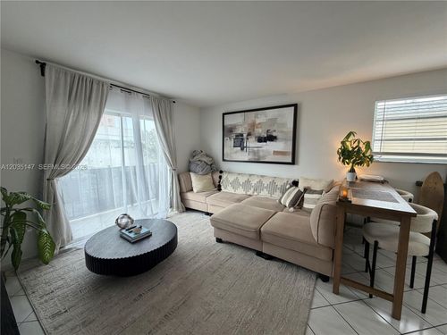 304-821 Euclid Ave, Miami Beach, FL, 33139-0810 | Card Image