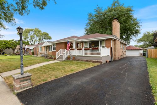 9643 S Richmond Ave, Evergreen Park, IL, 60805-2633 | Card Image
