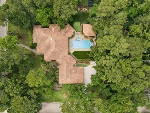 5 Magnolia Woods Dr, Kingwood, TX, 77339-3519 | Card Image