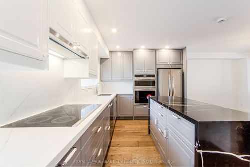 27 Poplar Cres, Aurora, ON, L4G3M4 | Card Image