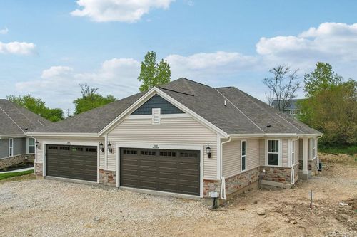 602-W204N17669 Laurel Place, JACKSON, WI, 53037 | Card Image