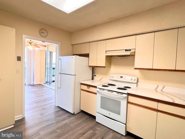 APT-907N - 5505 Seminary Rd, Condo with 1 bedrooms, 1 bathrooms and null parking in FALLS CHURCH VA | Image 4
