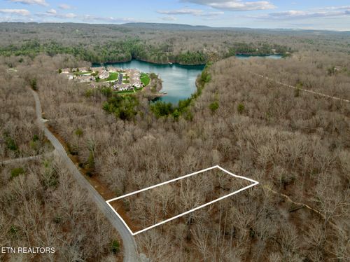 131 Hunterwood Ln, Crossville, TN, 38558-7522 | Card Image