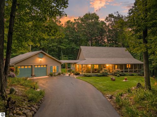 5610 Woodland Ct, Bellaire, MI, 49615-9092 | Card Image