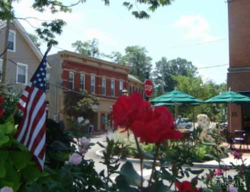 11 Village Sq, Glendale, OH, 45246-4514 | Card Image