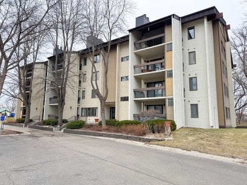 2a-200 Willow Court, Fergus Falls, MN, 56537 | Card Image