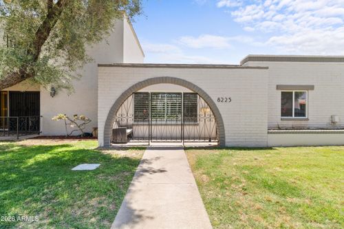 8225 E Berridge Ln, Scottsdale, AZ, 85250-5842 | Card Image