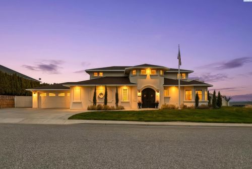 1294 White Bluffs St, Richland, WA, 99352-9111 | Card Image