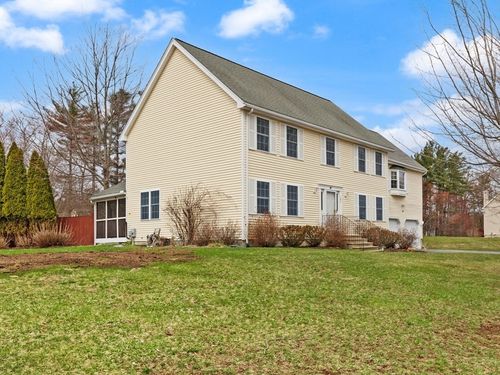 102 Russells Way, Westford, MA, 01886-1197 | Card Image