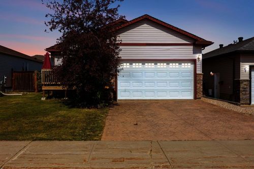 135 Peyton Way, Fort Mcmurray, AB, T9K0E5 | Card Image
