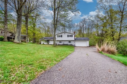 11235 Kimmeridge Trl, Newbury, OH, 44065-9633 | Card Image