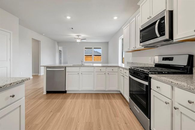 424 Light Summit Dr, House other with 3 bedrooms, 2 bathrooms and 2 parking in Katy TX | Image 4