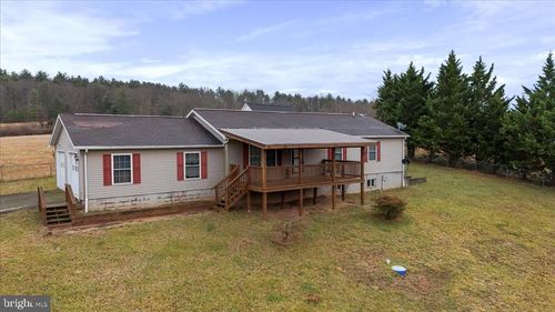 35 Waterstone Ln, Berkeley Springs, WV, 25411-6699 | Card Image