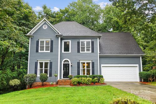 407 Shrewsbury Ln, Matthews, NC, 28105-2517 | Card Image
