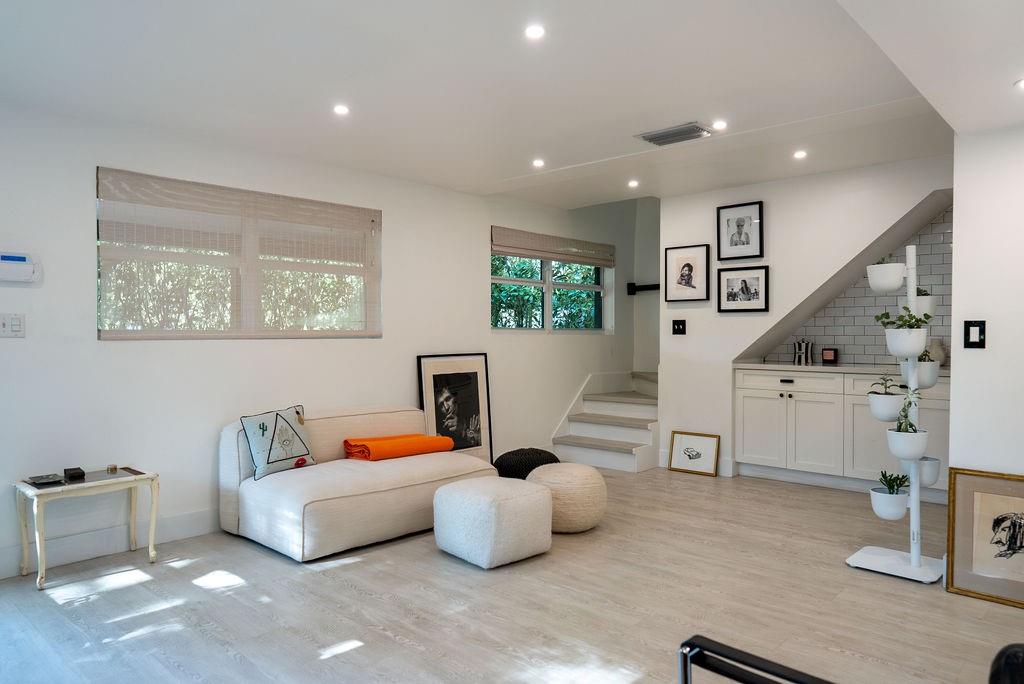 9th St, Fort Lauderdale, FL 33316