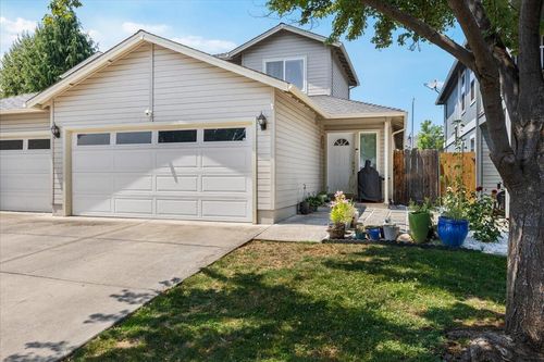b-3160 Juniper Rdg, Medford, OR, 97504-5784 | Card Image