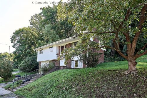 54 Sunset Dr, Charleston, WV, 25301-1029 | Card Image