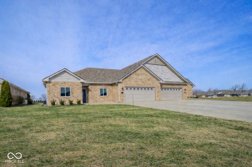 425 Janis Ave, Pendleton, IN, 46064-8807 | Card Image