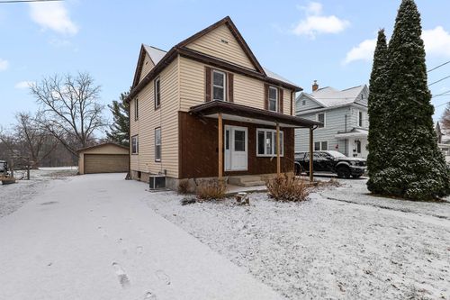 673 S Center Street, Beaver Dam, WI, 53916-2854 | Card Image