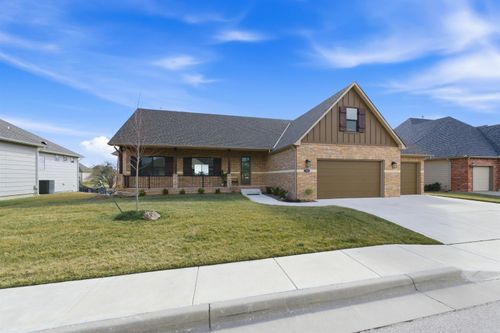 7905 E Turquoise Trl, Bel Aire, KS, 67226-7670 | Card Image