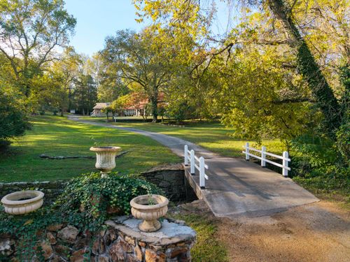 2801 S Lone Pine Ave, Springfield, MO, 65804-4268 | Card Image