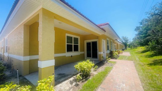 1589 Cumin Dr, Home with 2 bedrooms, 2 bathrooms and null parking in POINCIANA FL | Image 4