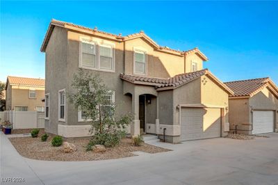 6794 Frances Celia Avenue, House other with 3 bedrooms, 2 bathrooms and null parking in Las Vegas NV | Image 3