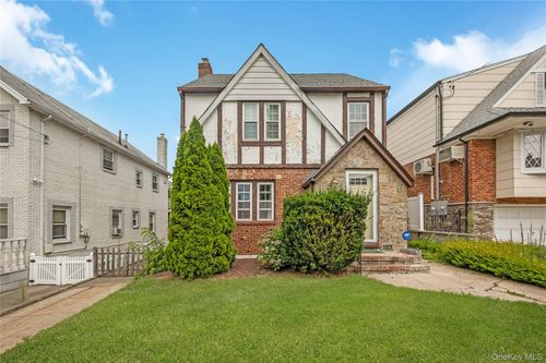 24829 Cambria Ave, Little Neck, NY, 11362-1229 | Card Image