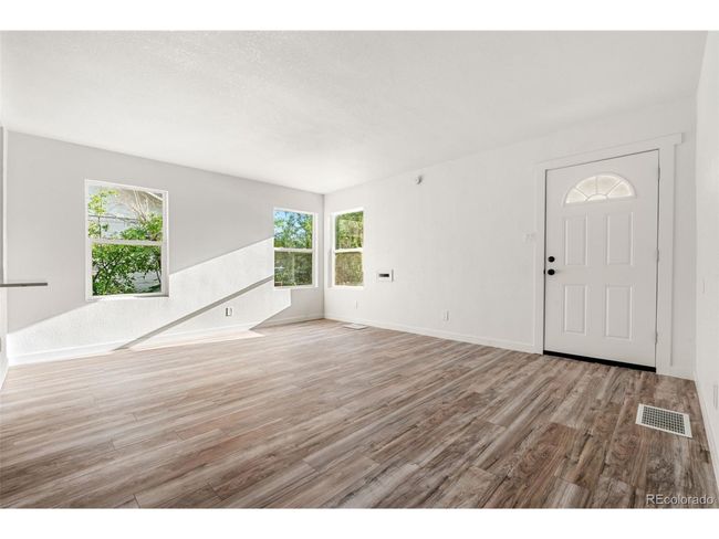 1636 Geneva St, House other with 4 bedrooms, 2 bathrooms and null parking in Aurora CO | Image 4