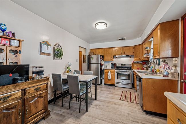185 Center St, House other with 3 bedrooms, 2 bathrooms and 2 parking in Springdale PA | Image 14
