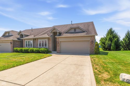 737 Cottage Ln, Greenwood, IN, 46143-8443 | Card Image