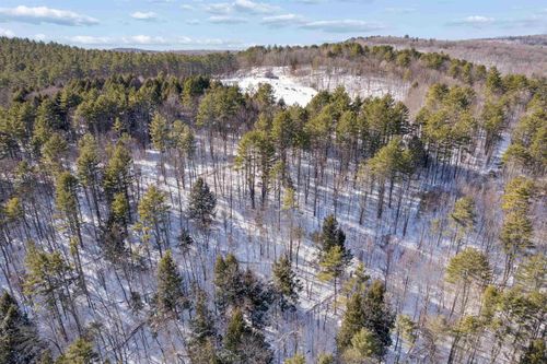 153 Russell Rd, Tunbridge, VT, 05077-9512 | Card Image