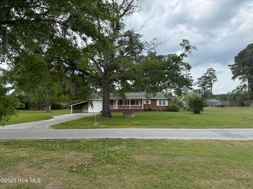 204 Glenburnie Dr, New Bern, NC, 28560-2848 | Card Image