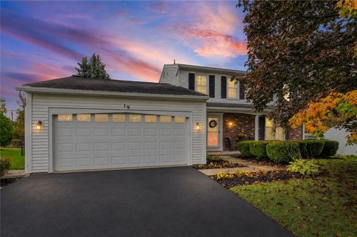 19 Pearson Lane, Greece, NY, 14612 | Card Image