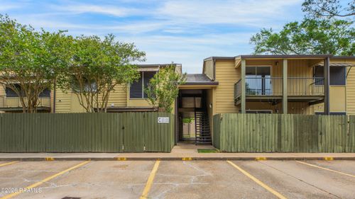 apt-221c-220 Doucet Road, Lafayette, LA, 70503 | Card Image
