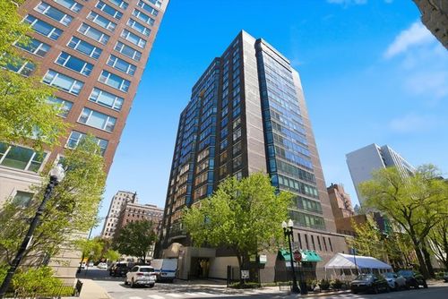5e-21 W Goethe St, Chicago, IL, 60610-8292 | Card Image