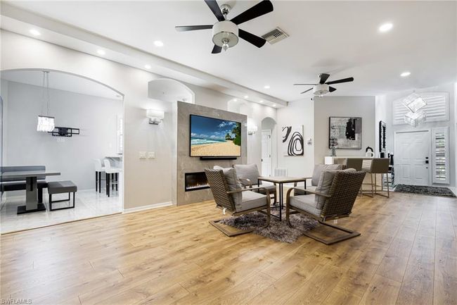 12802 Maiden Cane Ln, Condo with 3 bedrooms, 2 bathrooms and 2 parking in BONITA SPRINGS FL | Image 5