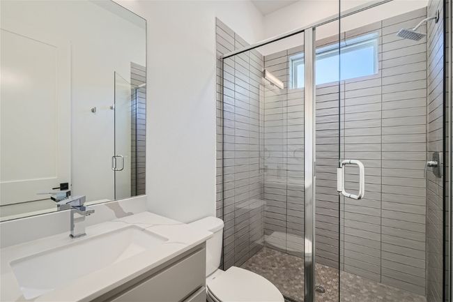 Secondary bathroom. | Image 26