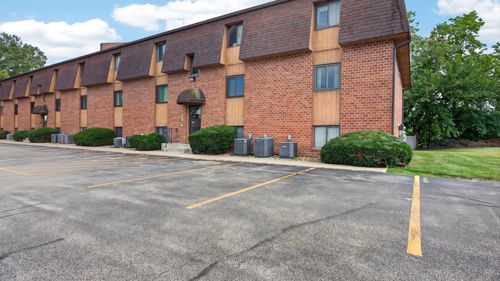 2-1010 Arlene Ct, Bloomington, IL, 61701-7165 | Card Image