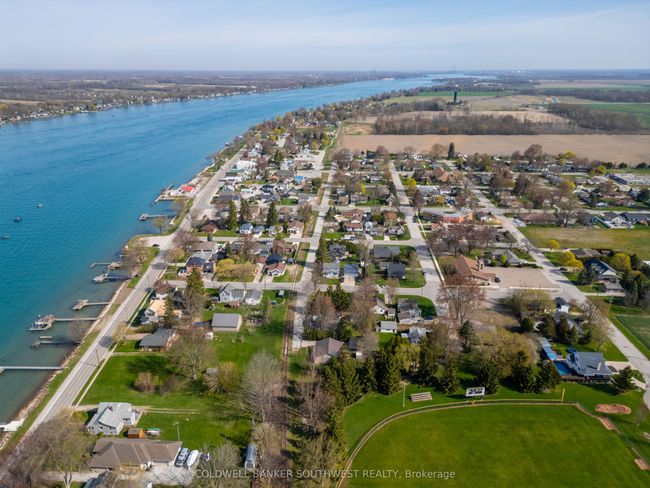 479 William St, House other with 3 bedrooms, 3 bathrooms and 4 parking in Saint Clair ON | Image 37