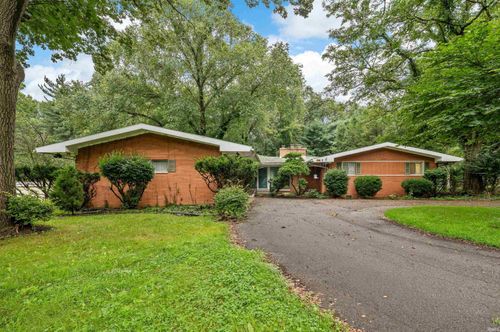 52585 Brooktrails Dr, South Bend, IN, 46637-3006 | Card Image