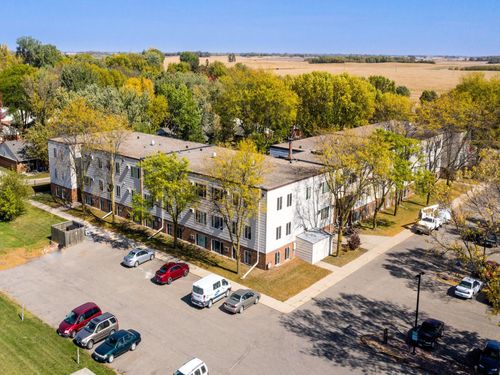 1205 Victoria St, Fairmont, MN, 56031-4453 | Card Image