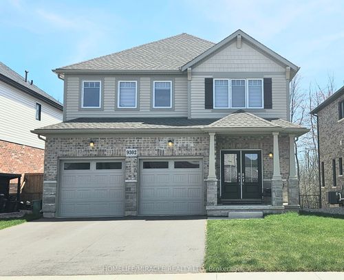 9302 White Oak Ave, Niagara Falls, ON, L2G3P6 | Card Image