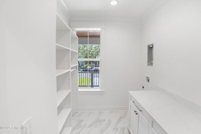 Kitchen pantry | Image 19