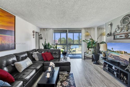 208-9461 Sunrise Lakes Blvd, Sunrise, FL, 33322-1284 | Card Image