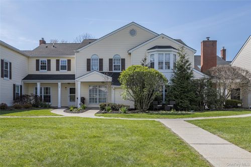 142 Villagegreen Ct, Warwick, NY, 10990-4238 | Card Image