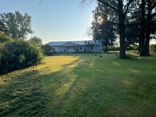 24000 N Schunemeyer Rd, CENTRALIA, MO, 65240-3011 | Card Image