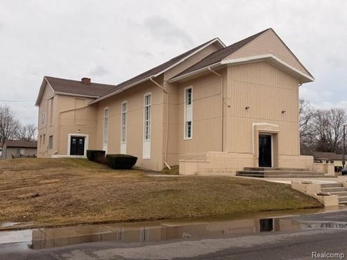32747 Grand Traverse St, Westland, MI, 48186-4760 | Card Image