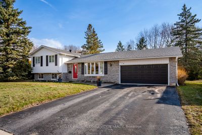 220 Walnut Cres, House other with 3 bedrooms, 2 bathrooms and 6 parking in Barrie ON | Image 2