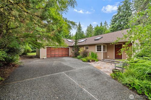 911 Coronado Ave, Bellingham, WA, 98229-2711 | Card Image